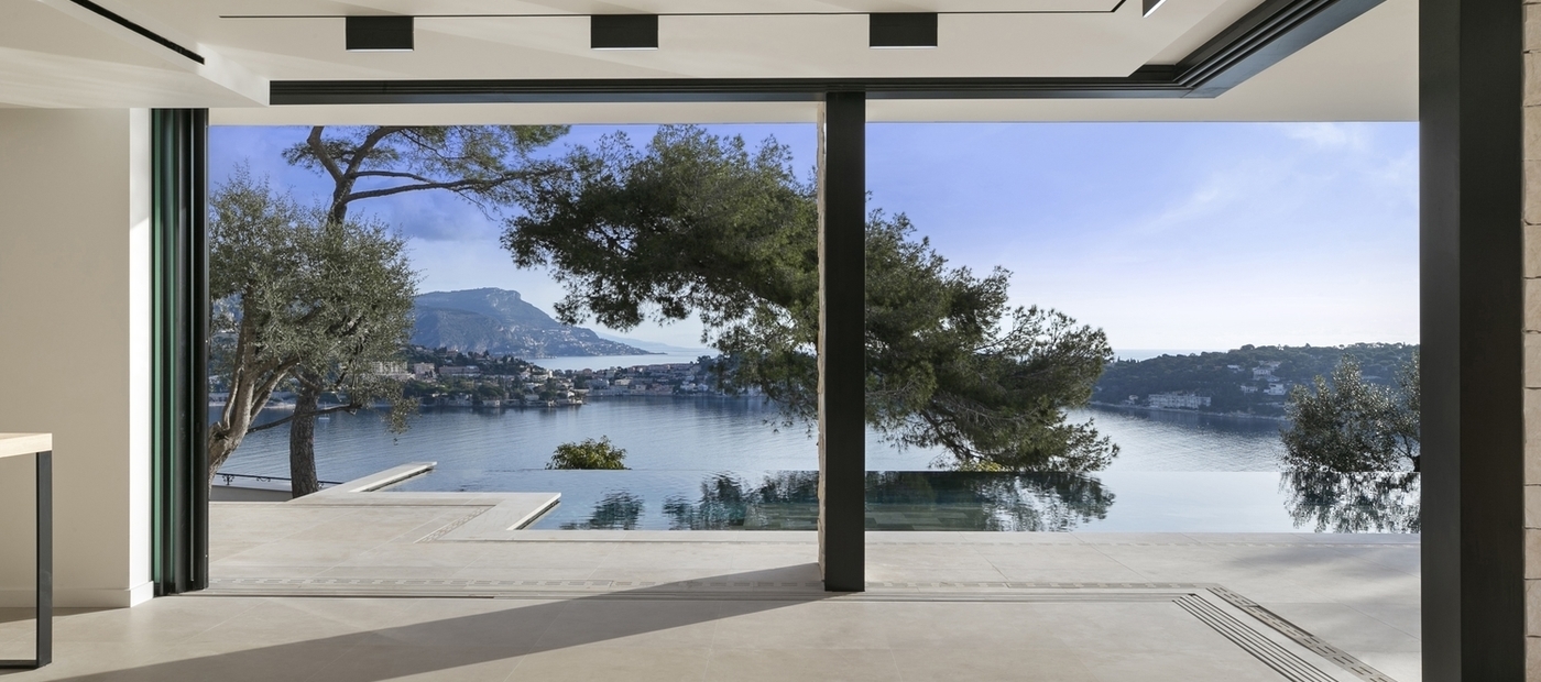 baie vitrée minimaliste